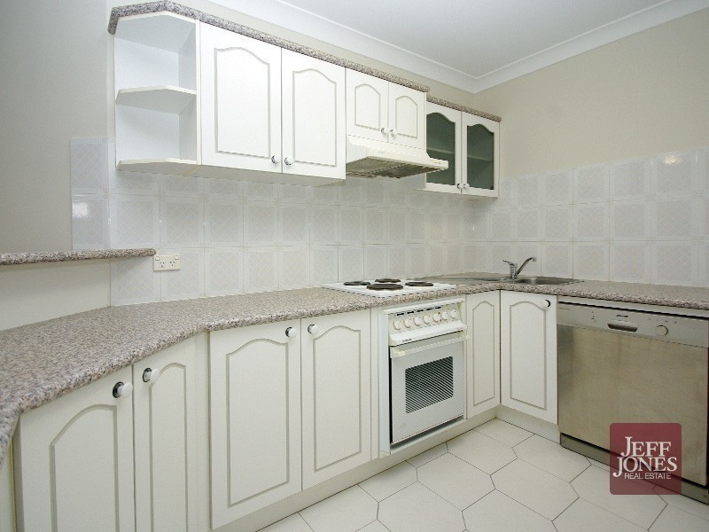 8/27 Nelson Street, Coorparoo QLD 4151