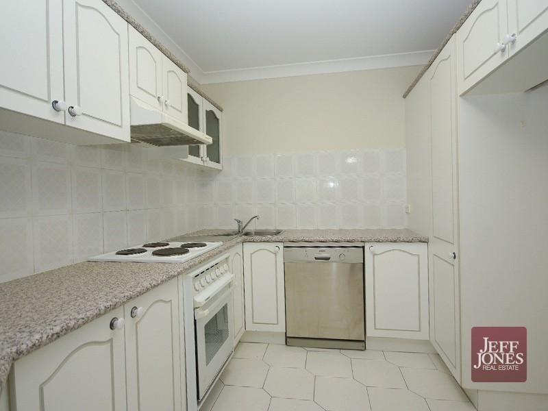 8/27 Nelson Street, Coorparoo QLD 4151