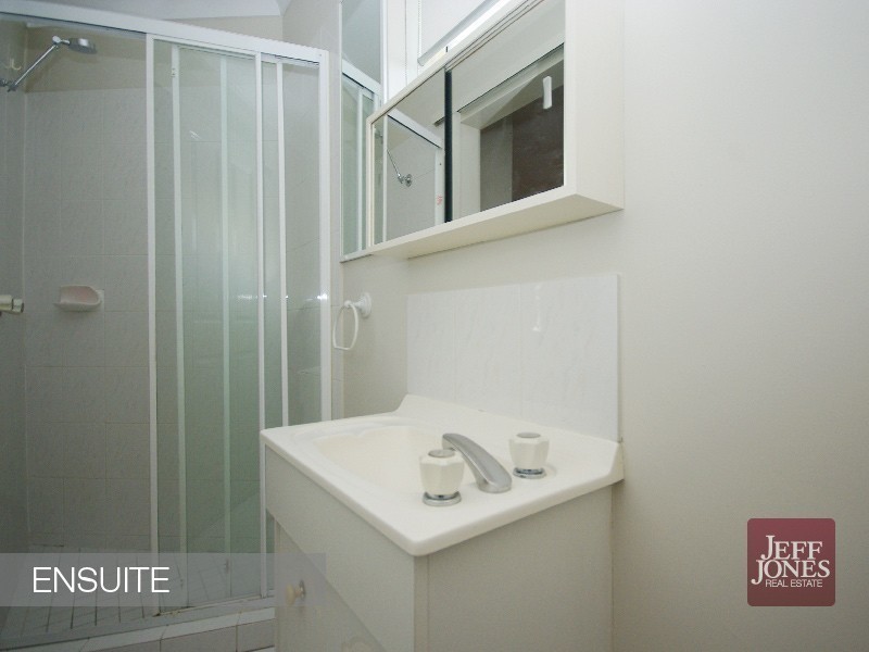 8/27 Nelson Street, Coorparoo QLD 4151