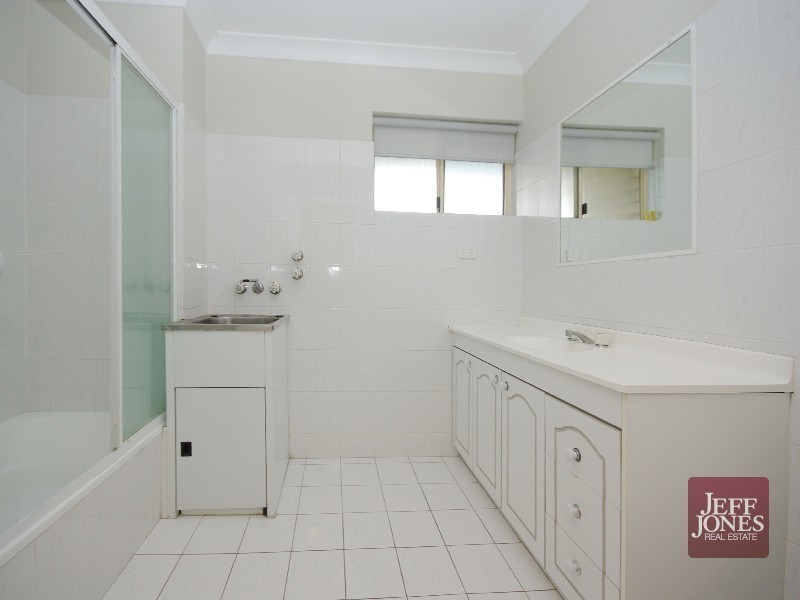 8/27 Nelson Street, Coorparoo QLD 4151