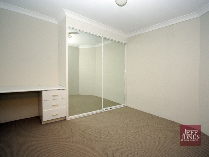 8/27 Nelson Street, Coorparoo QLD 4151