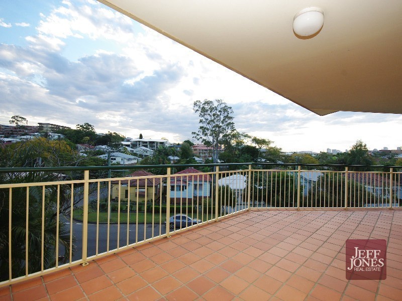 8/27 Nelson Street, Coorparoo QLD 4151