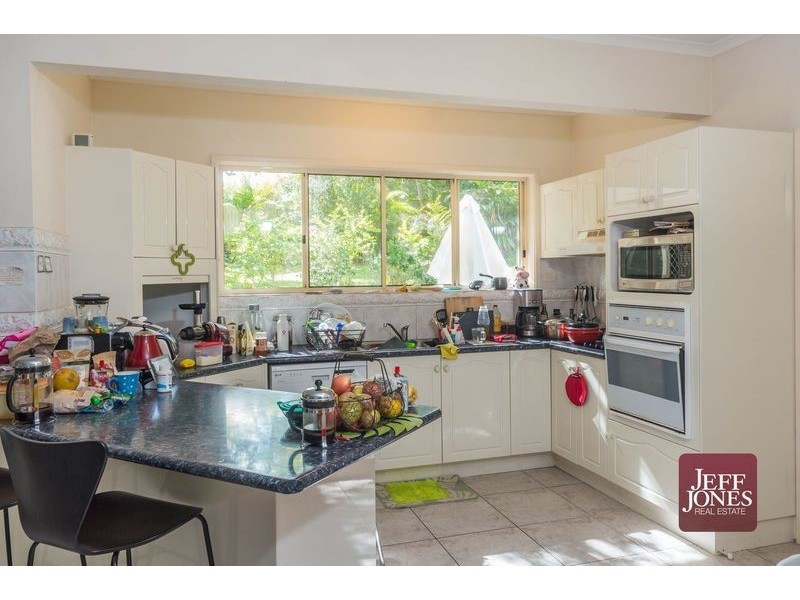 8 Merion Place, Carindale QLD 4152