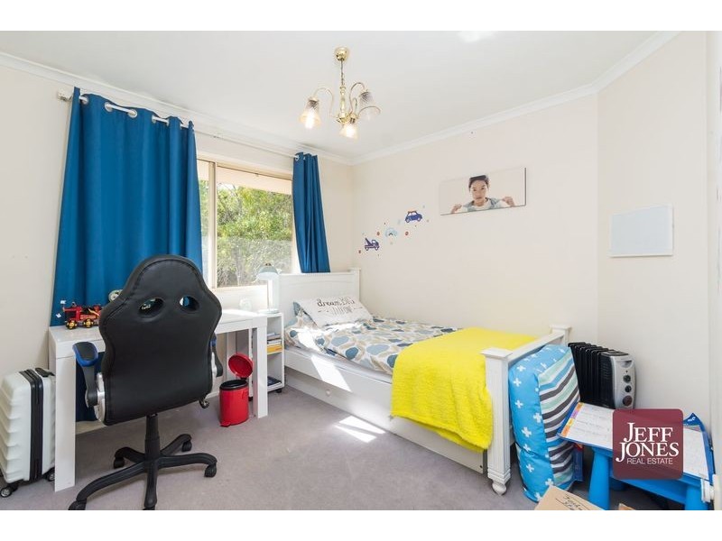 8 Merion Place, Carindale QLD 4152