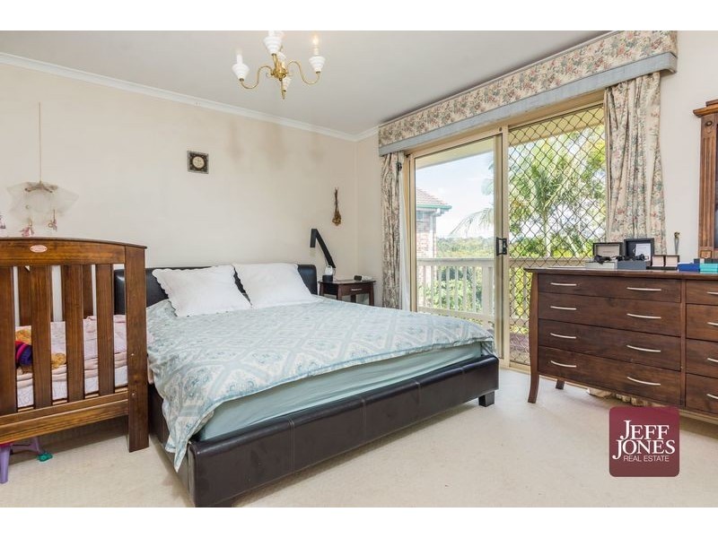 8 Merion Place, Carindale QLD 4152