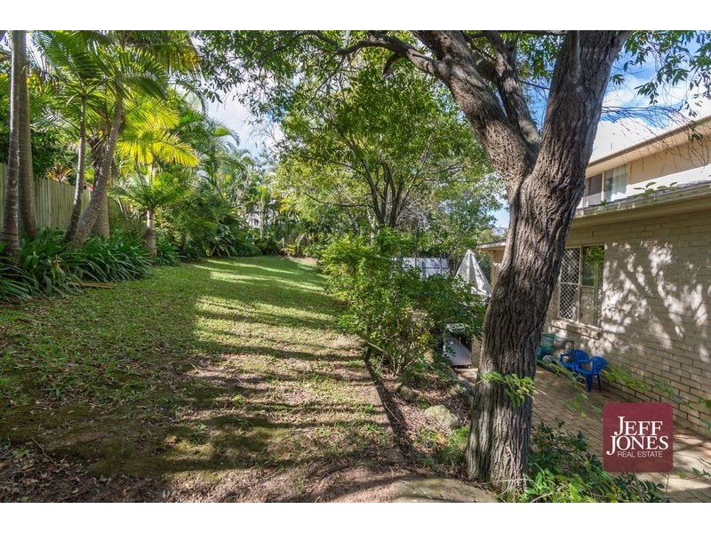 8 Merion Place, Carindale QLD 4152