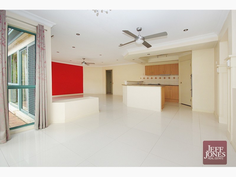 86 Coventry Circuit, Carindale QLD 4152
