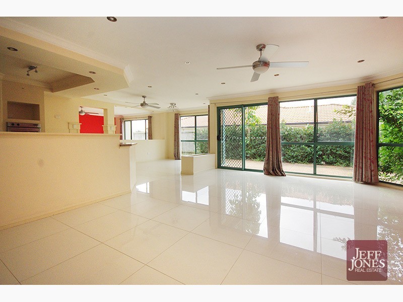86 Coventry Circuit, Carindale QLD 4152