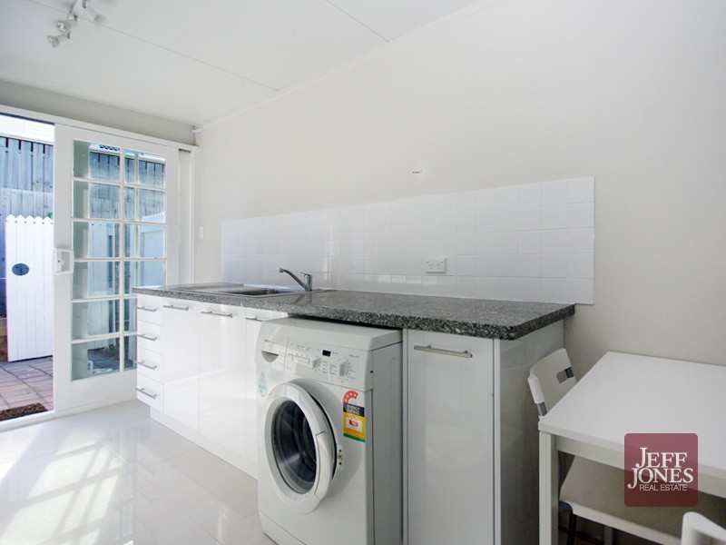 8 Tudor Street, Mount Gravatt East QLD 4122