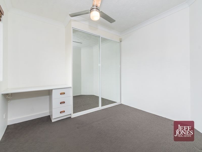 4/27 Nelson Street, Coorparoo QLD 4151