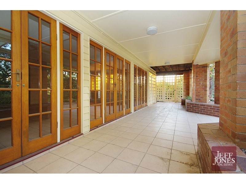 32 Dale Street, Coorparoo QLD 4151