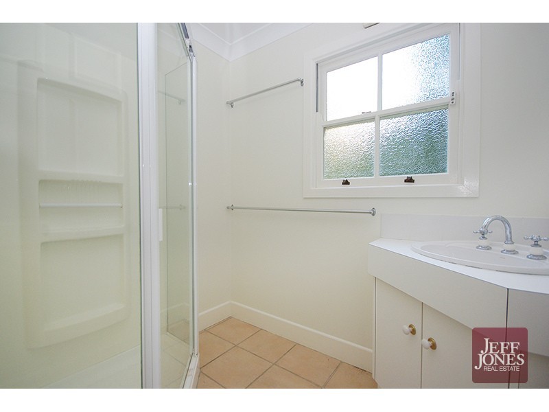 32 Dale Street, Coorparoo QLD 4151