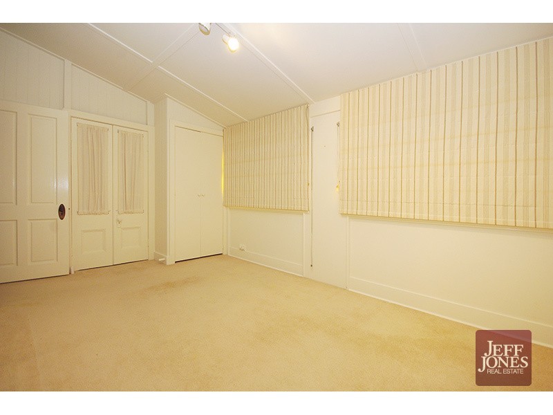 32 Dale Street, Coorparoo QLD 4151