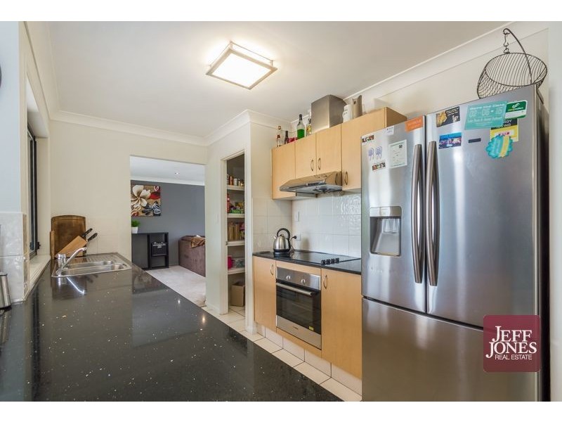 2 Meike Crescent, Tanah Merah QLD 4128