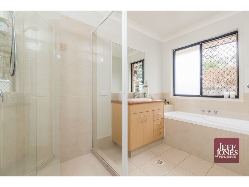 2 Meike Crescent, Tanah Merah QLD 4128