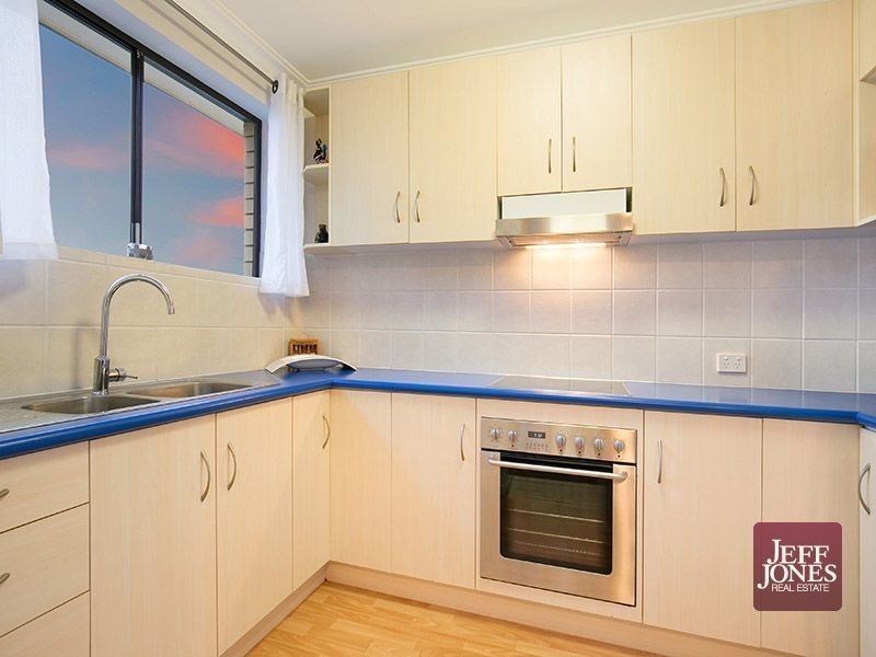 6/10 Knowsley Street, Greenslopes QLD 4120