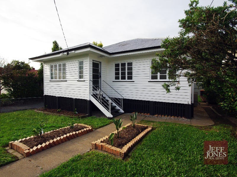 32 Drummond Street, Greenslopes QLD 4120