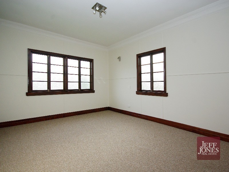 32 Drummond Street, Greenslopes QLD 4120