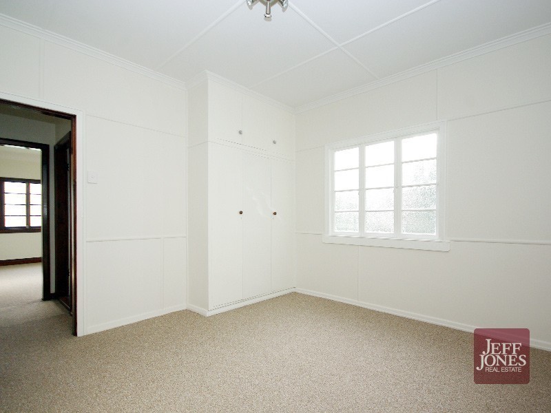 32 Drummond Street, Greenslopes QLD 4120