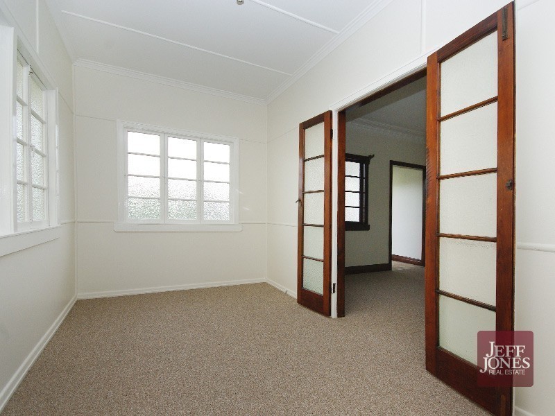 32 Drummond Street, Greenslopes QLD 4120