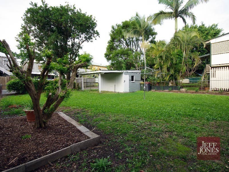 32 Drummond Street, Greenslopes QLD 4120