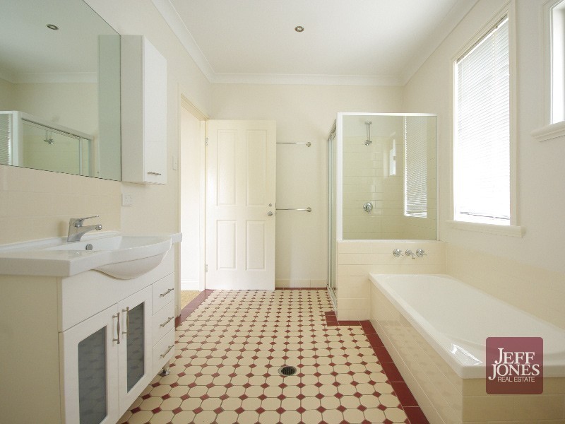 36A Brae Street, Coorparoo QLD 4151