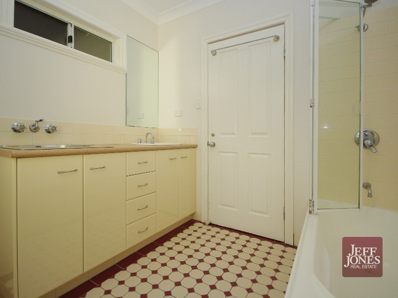 36B Brae Street, Coorparoo QLD 4151