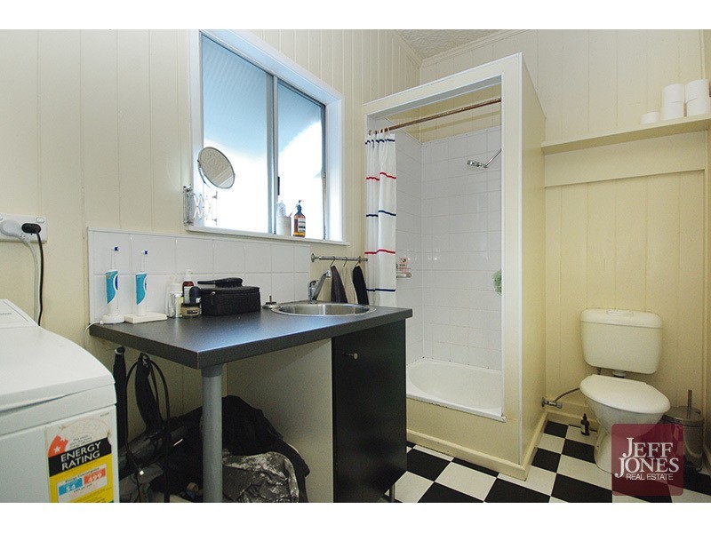 28 Didsbury Street, East Brisbane QLD 4169