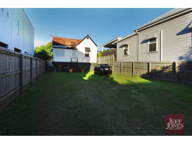 28 Didsbury Street, East Brisbane QLD 4169
