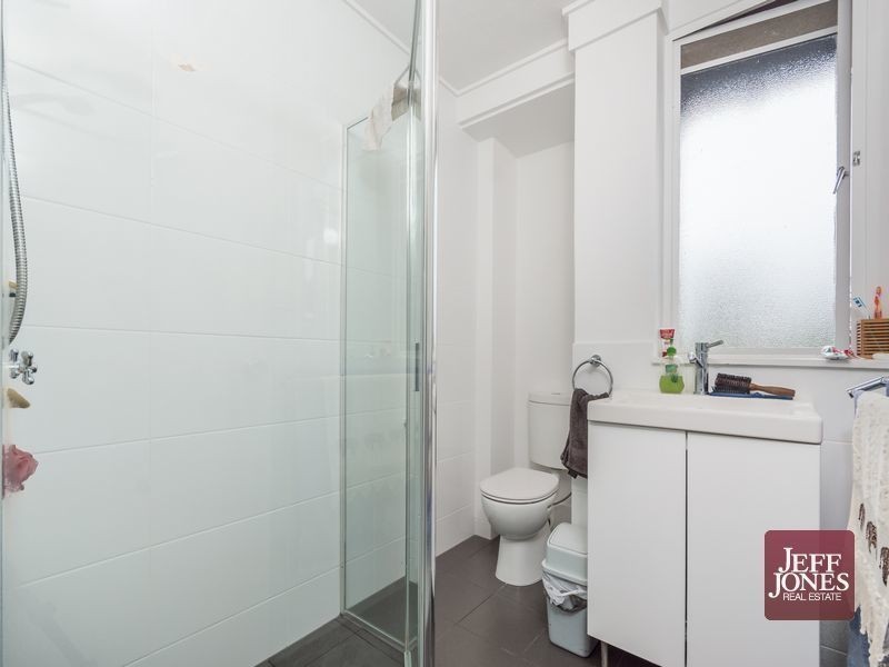 2/18 Holmes Street, Toowong QLD 4066