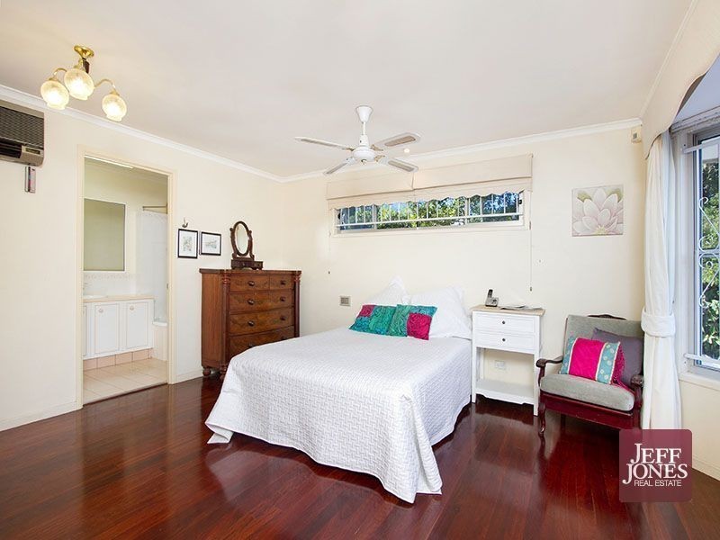 17 Glyn Street, Coorparoo QLD 4151