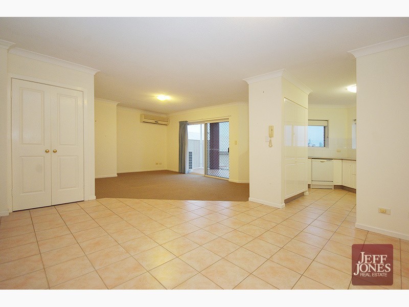 3/37 Ninth Avenue, Coorparoo QLD 4151