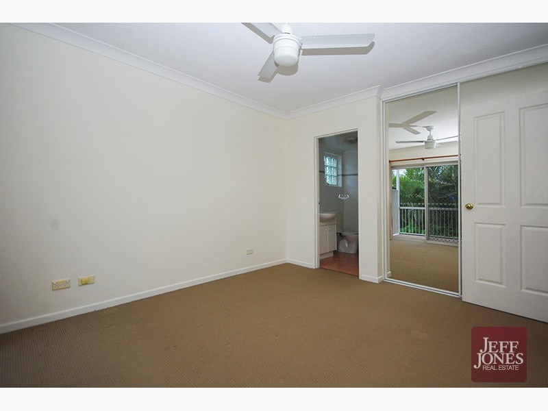 3/37 Ninth Avenue, Coorparoo QLD 4151