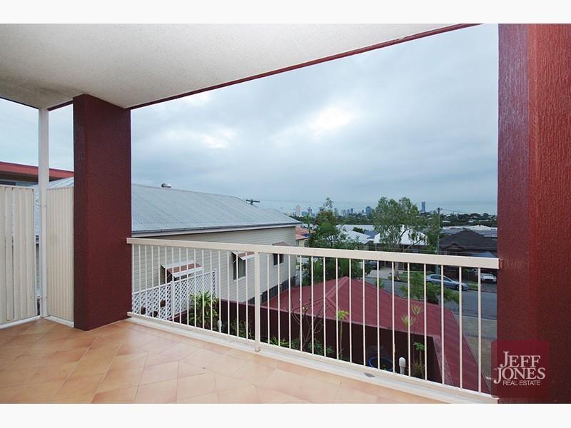 3/37 Ninth Avenue, Coorparoo QLD 4151