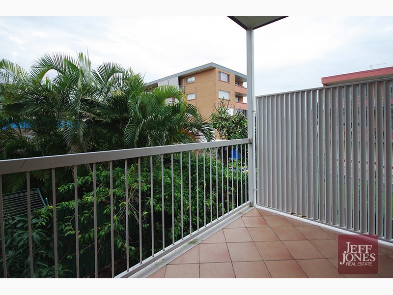 3/37 Ninth Avenue, Coorparoo QLD 4151