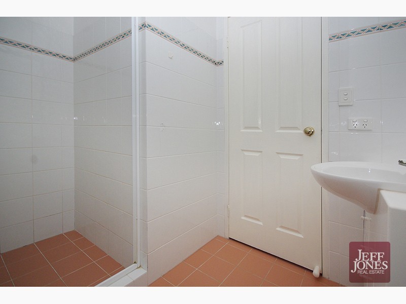 3/37 Ninth Avenue, Coorparoo QLD 4151