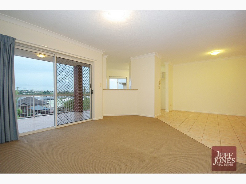 3/37 Ninth Avenue, Coorparoo QLD 4151