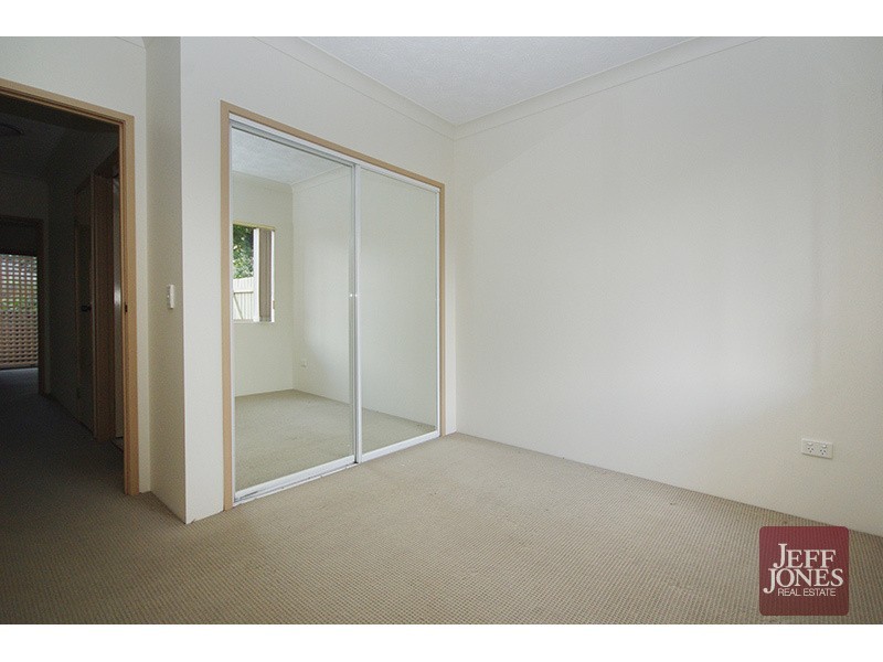 2/59 Wellington Street, Coorparoo QLD 4151