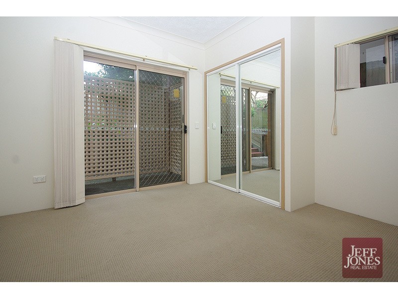 2/59 Wellington Street, Coorparoo QLD 4151