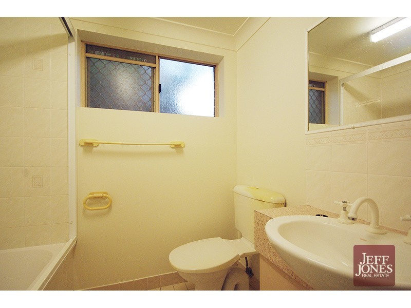 2/59 Wellington Street, Coorparoo QLD 4151