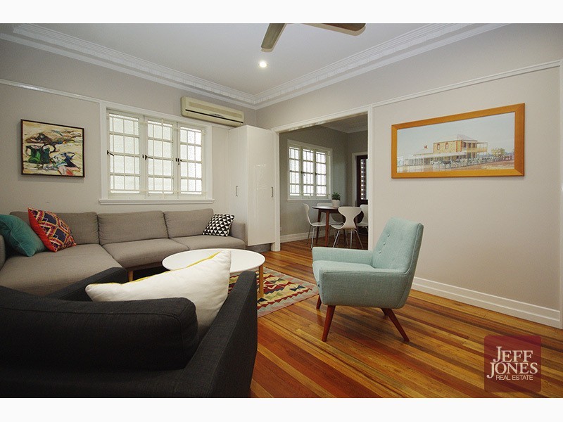 43 Stimpson Street, Fairfield QLD 4103