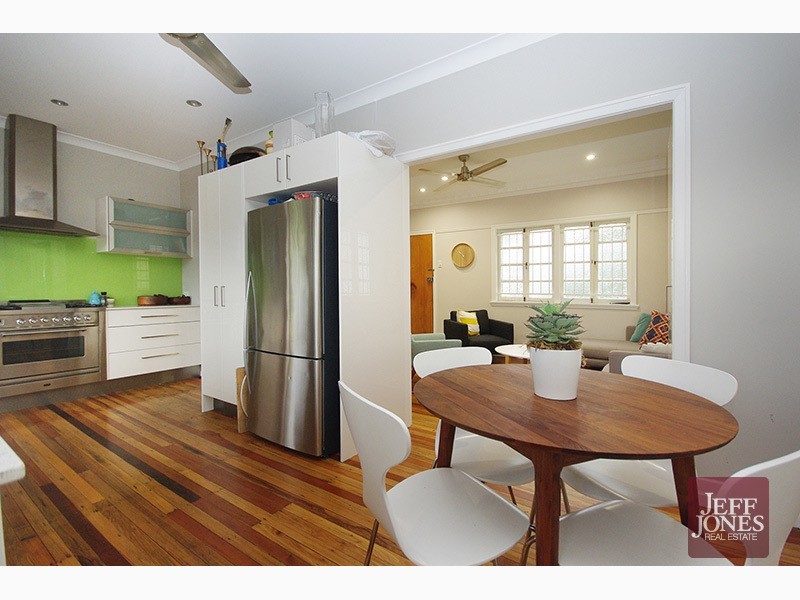 43 Stimpson Street, Fairfield QLD 4103