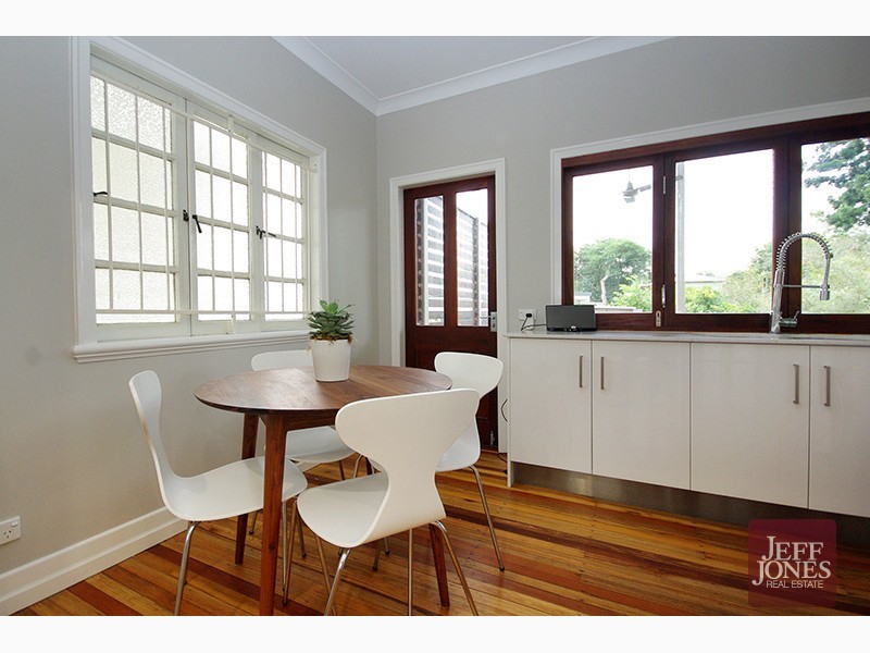 43 Stimpson Street, Fairfield QLD 4103