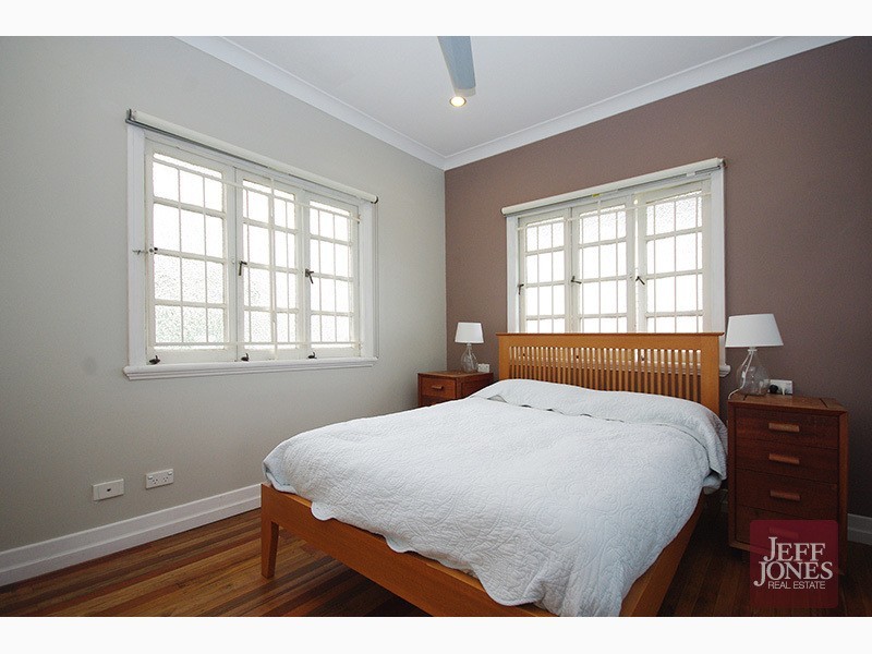 43 Stimpson Street, Fairfield QLD 4103