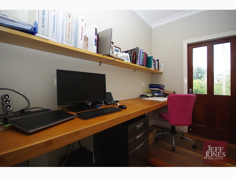 43 Stimpson Street, Fairfield QLD 4103