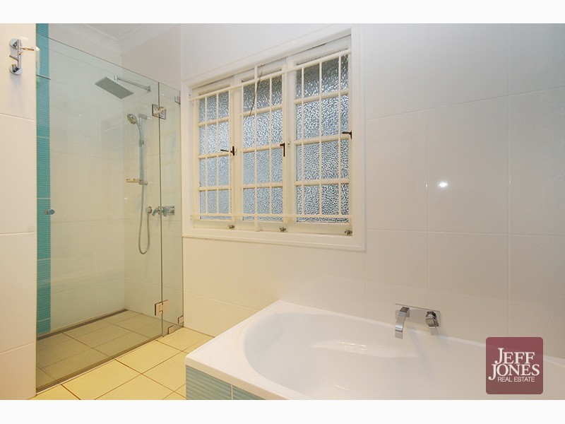 43 Stimpson Street, Fairfield QLD 4103