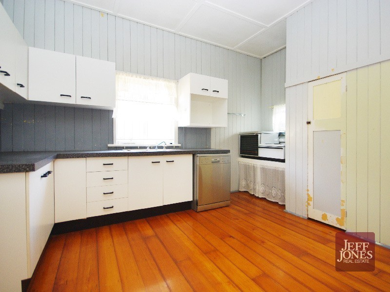 25 Thomas Street, Greenslopes QLD 4120