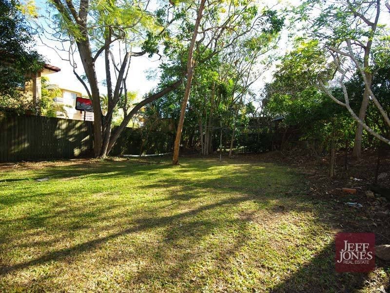 25 Thomas Street, Greenslopes QLD 4120