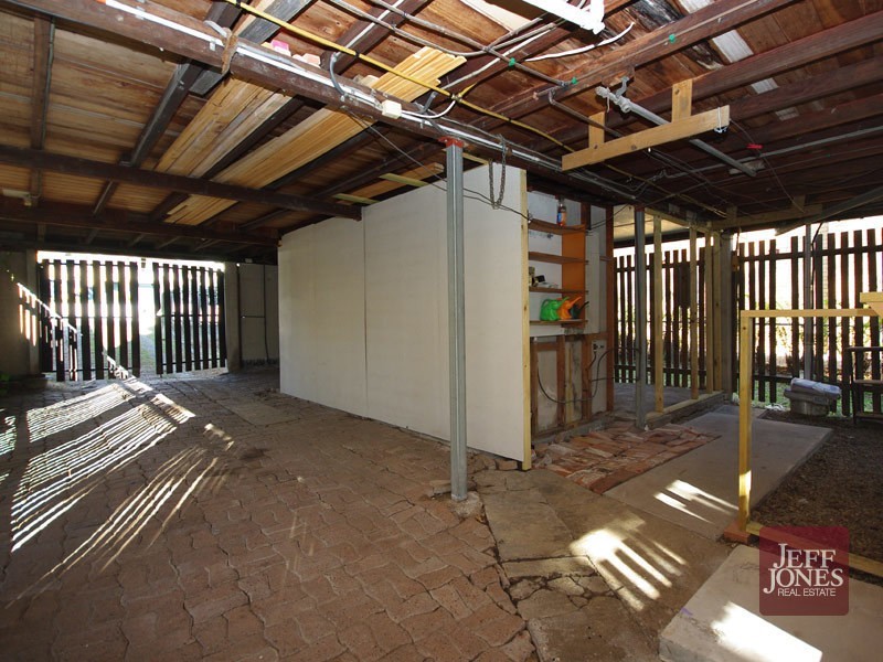 25 Thomas Street, Greenslopes QLD 4120