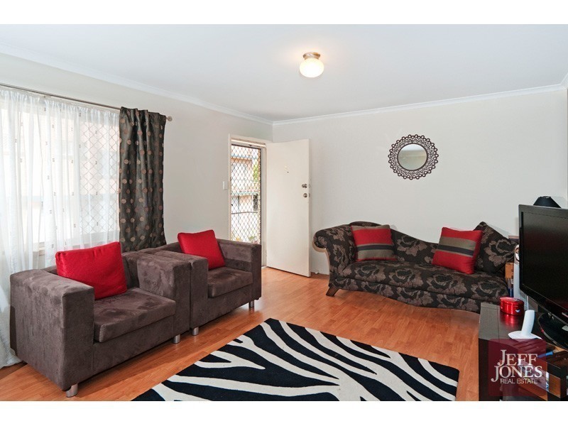 2/121 Old Cleveland Road, Greenslopes QLD 4120
